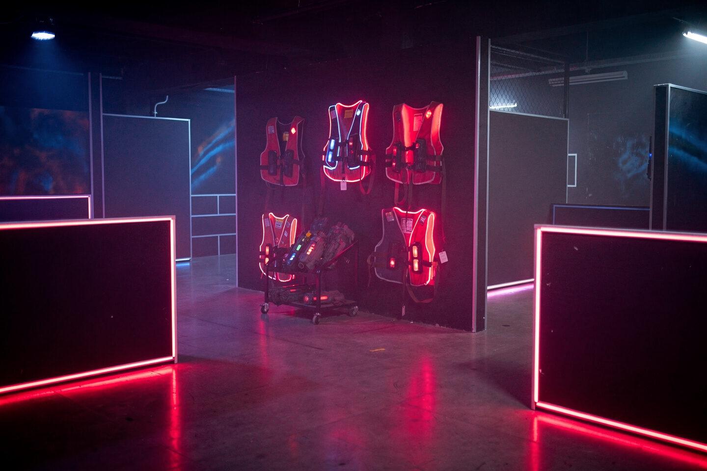 Lasertag Stuttgart - ↗️OUTGUN Lasertag: ✓Mobiles Lasertag, Firmenevents, Teamevents, Outdoor Lasertag